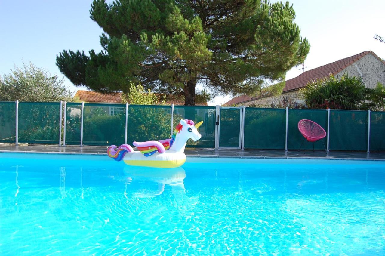 Le Comptoir Des Ecoliers Bed & Breakfast Gemozac Exterior photo